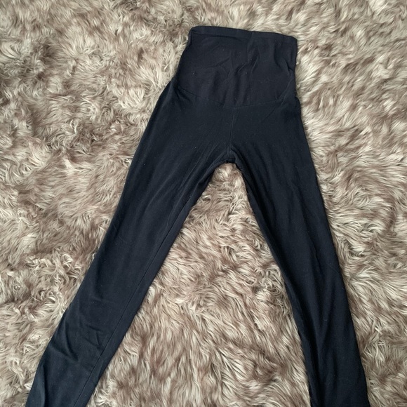 Motherhood Maternity yoga pants and leggings - Picture 3 of 3